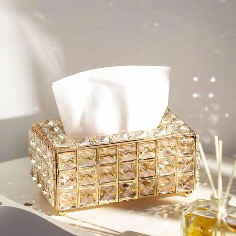 Porta-lenço de papel decorativo dourado em ambiente de sala
