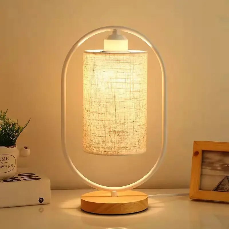 Luminária de Mesa de Madeira com Cúpula de Tecido para Sala Neohousi - Neohousi