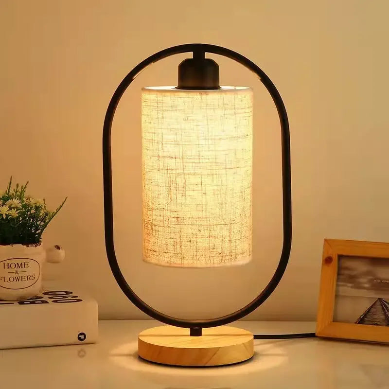 Luminária de Mesa de Madeira com Cúpula de Tecido para Sala Neohousi - Neohousi
