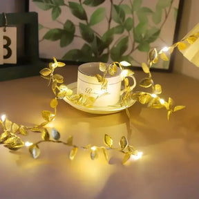 Cordão de Luzes Led Decorativo com Folhas Douradas - Neohousi