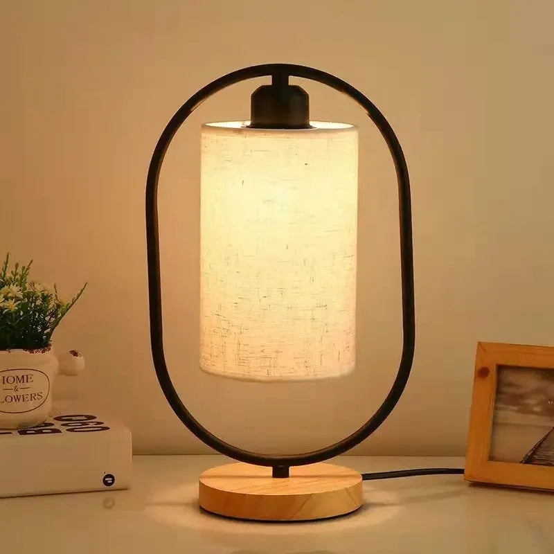 Luminária de Mesa de Madeira com Cúpula de Tecido para Sala Neohousi - Neohousi