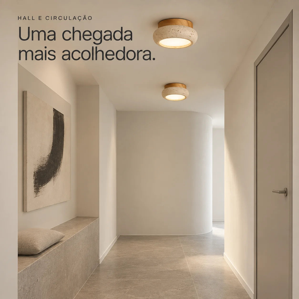 Dois plafons Nagi iluminando um corredor de paredes claras